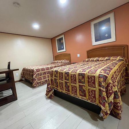 Travelers Motor Lodge North Smithfield ภายนอก รูปภาพ